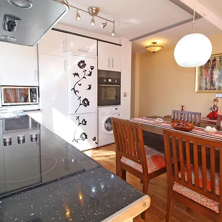 La Reina Apartment